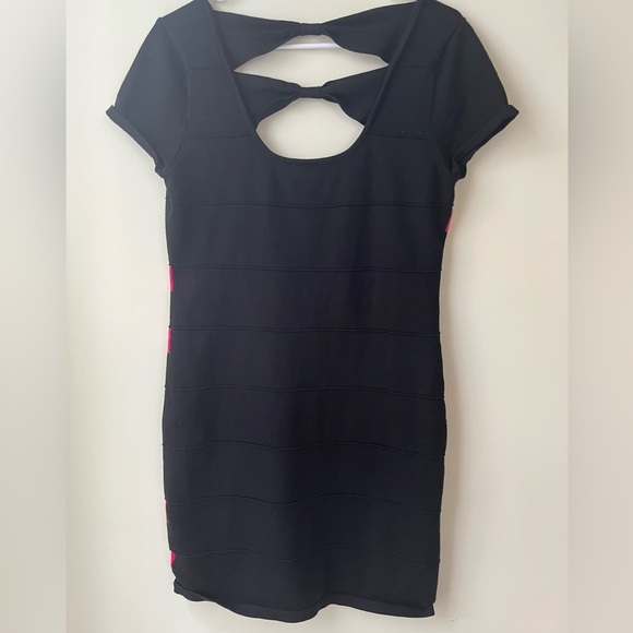 Short sleeve knit dress - Picture 6 of 7